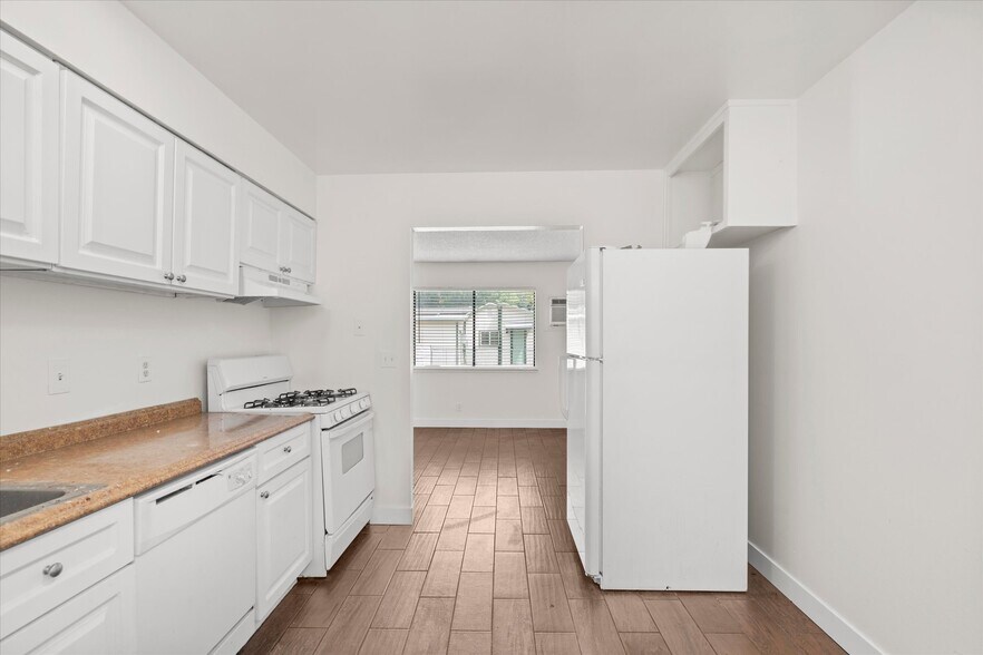 Building Photo - 5175 2nd St