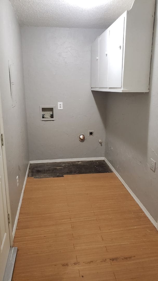 Building Photo - Located in Canyon 3/2/1 great area CH/A