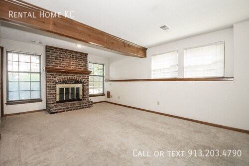 Building Photo - 5613 Riley-
