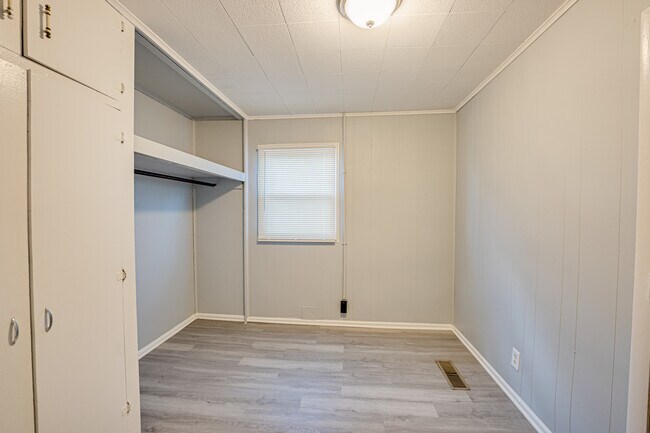 Building Photo - 2019 Overdene Ave