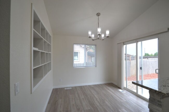 Building Photo - Newly Remodeled 3 Bedroom Ranch!
