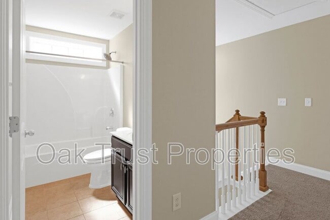 Building Photo - 5185 Celtic Dr