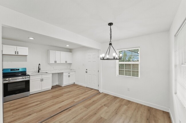 Building Photo - 5406 Firefly St