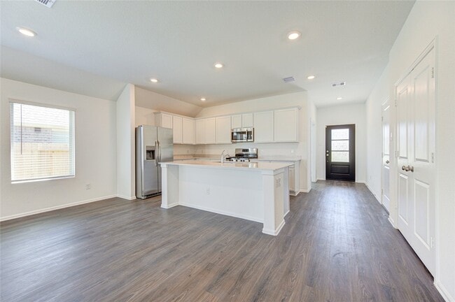 Building Photo - 5023 Lavaridge Dr