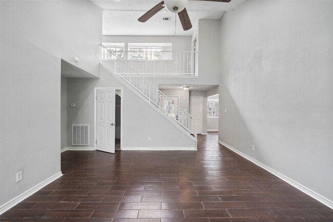 Building Photo - 2251 Middle Creek Dr