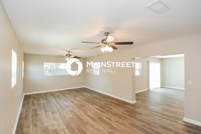 Building Photo - 10560 Citrus Ln