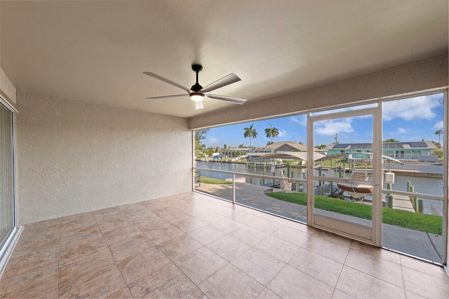 Building Photo - 409 SW 47th Ter