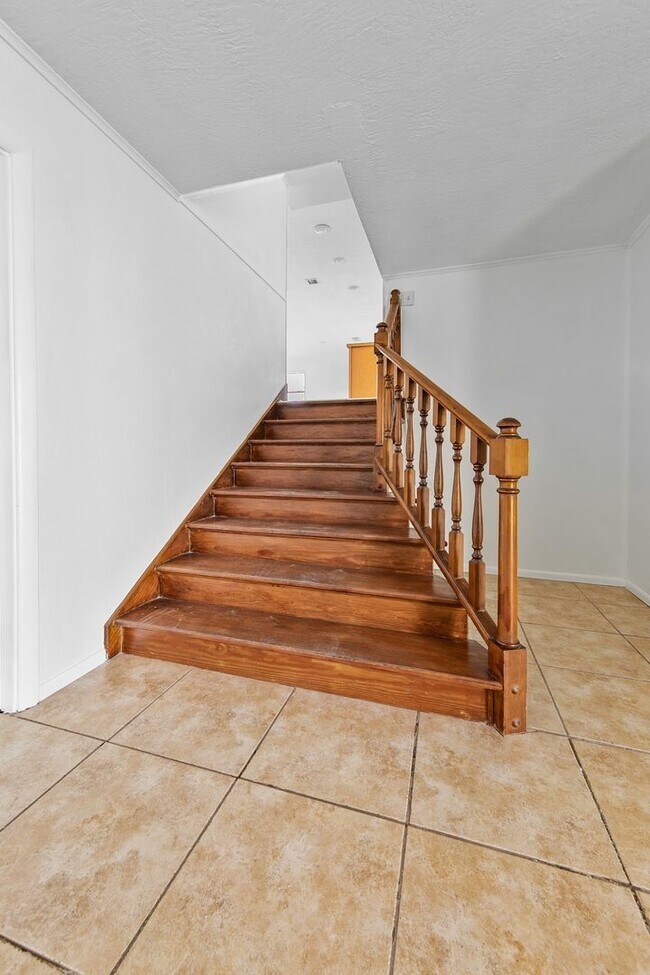 Building Photo - 7810 S Tropical Trail