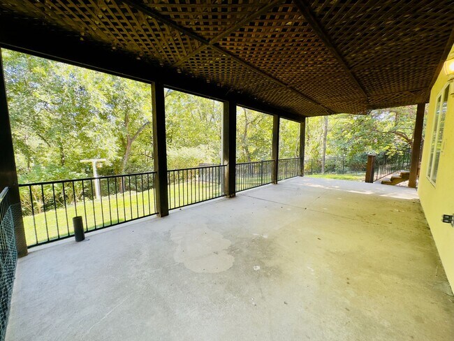 Building Photo - {6411} Enchanted Lake Estates + Updated Kitchen, Fresh Paint Throughout +  Main Floor Primary Bed...