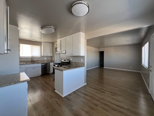 Building Photo - Beautifully Remodeled Home