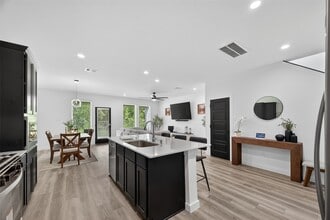 Building Photo - 3233 Creston Gate Dr