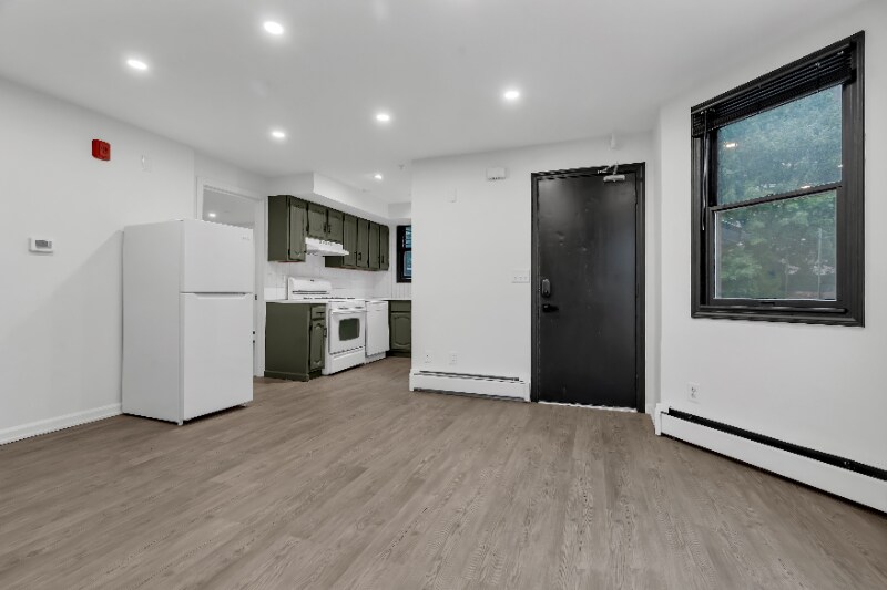 Building Photo - 32 Cargill St