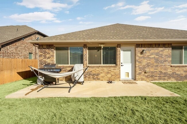 Building Photo - 817 Cloverwood Dr