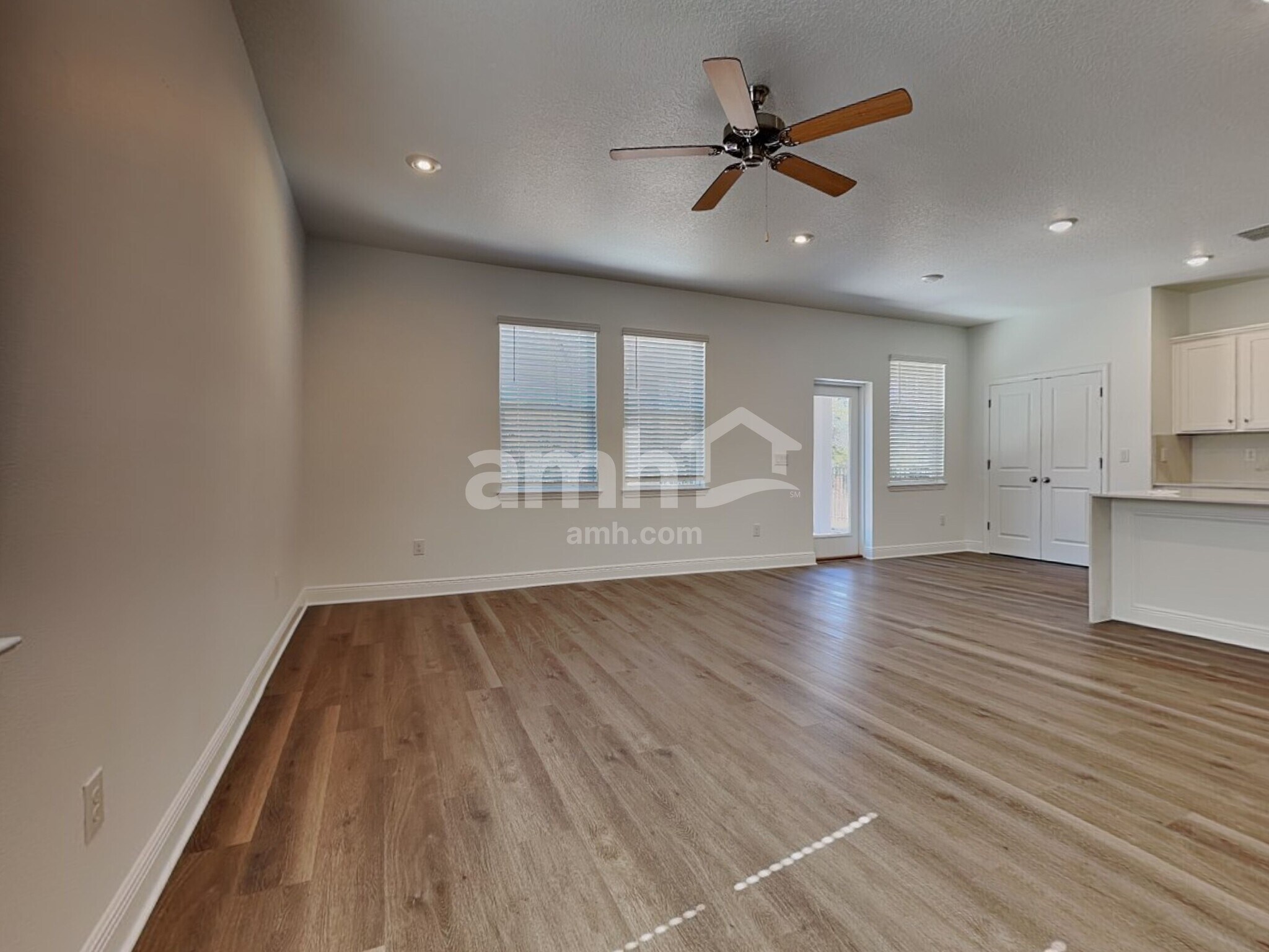 Building Photo - 6695 Atlantic Bch Ave