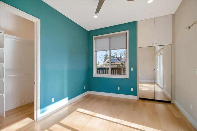 Building Photo - 7150 Bollinger Rd