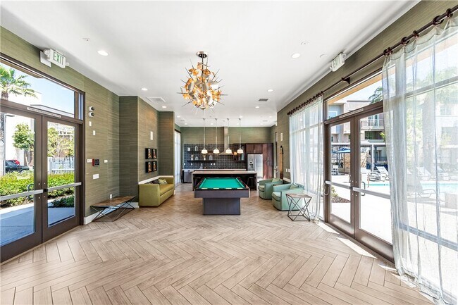 Building Photo - 664 Colorado Cir