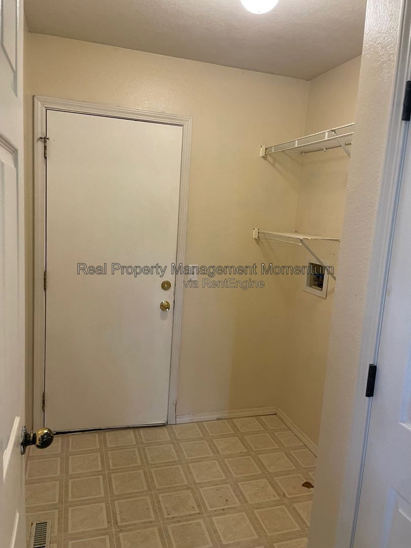 Building Photo - 1257 Batson Pl