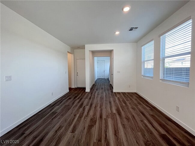 Building Photo - 2942 Gaffer Film St