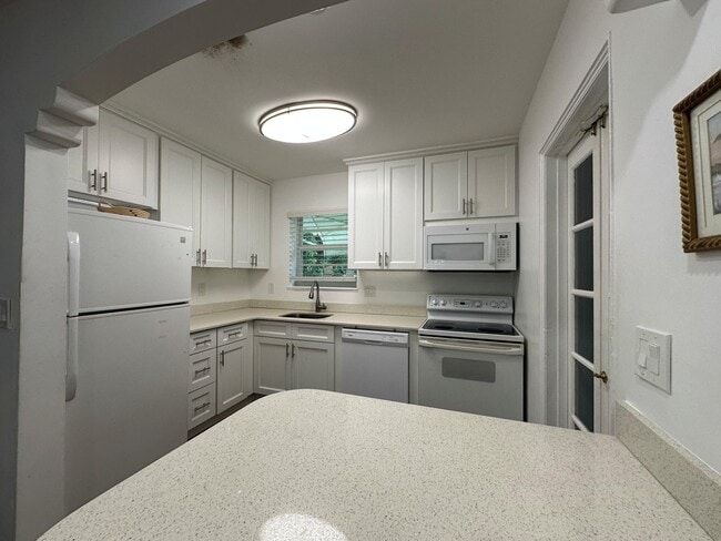 Building Photo - 442 38th St