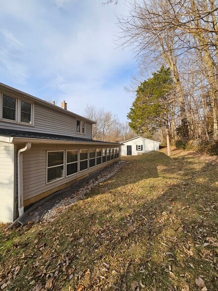 Side of house - 310 Green St