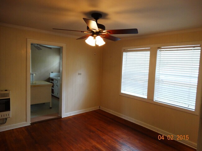 Building Photo - 224 Holly Hill Rd