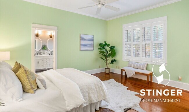 Building Photo - 14 Hayek St