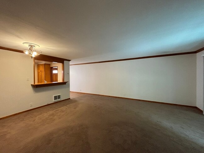 Building Photo - 8860 Villa La Jolla Dr