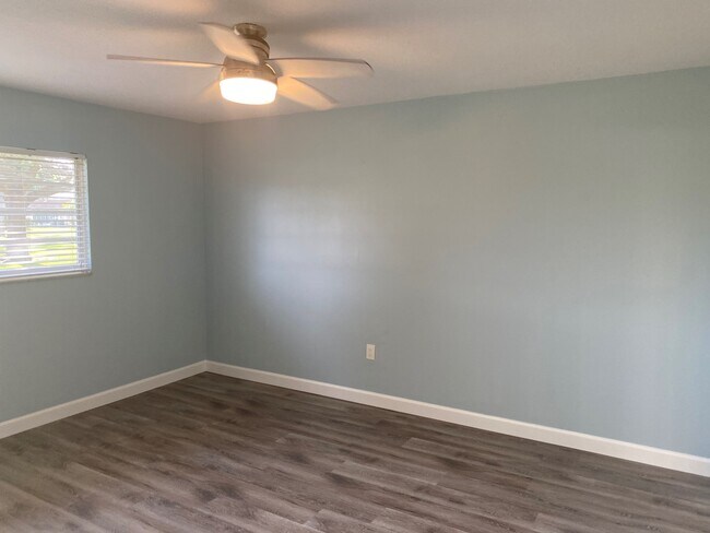 Building Photo - 630 Park Cir