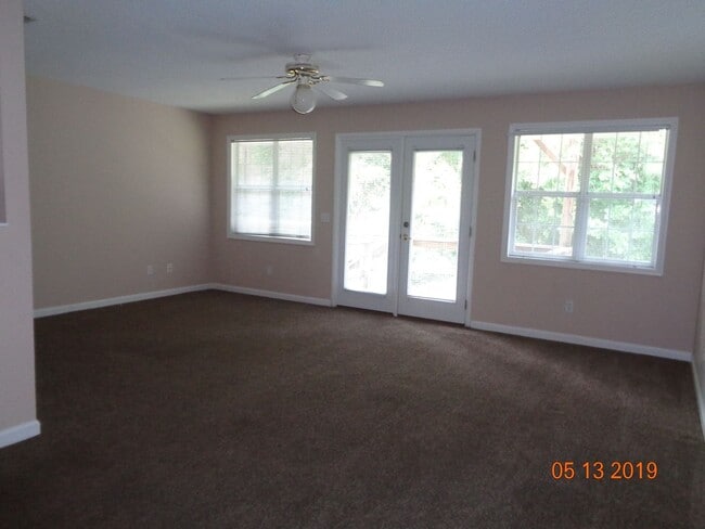 Building Photo - Briarwood West - 1/2 OFF FIRSTS MONTHS RENT WITH 12M LEASE!