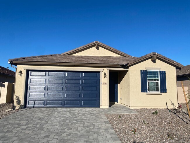 Building Photo - Beautiful Newer Build 3 Bed/2 Bath with Den in Rancho Cabrillo