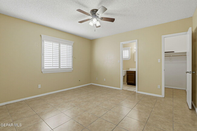 Building Photo - 12528 Martin Bauman Dr