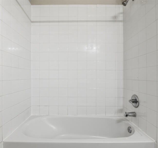 Building Photo - 7530 Foxwaithe Ln