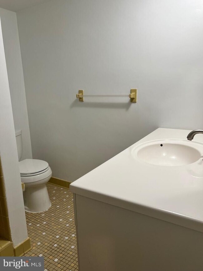 Building Photo - 1213 Perry William Dr