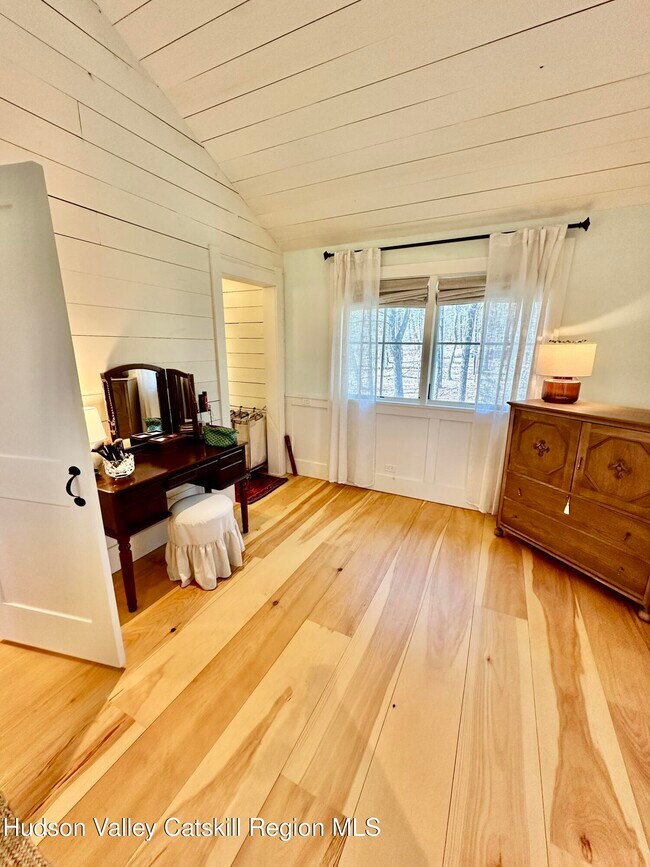 Building Photo - 25 Boggs Hill Rd