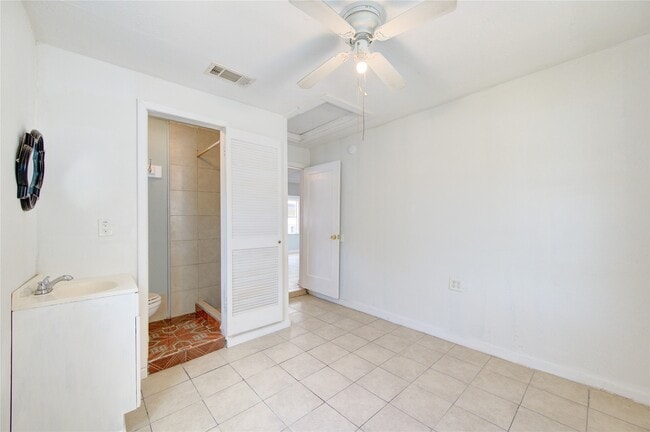 Building Photo - 10717 Pillot St