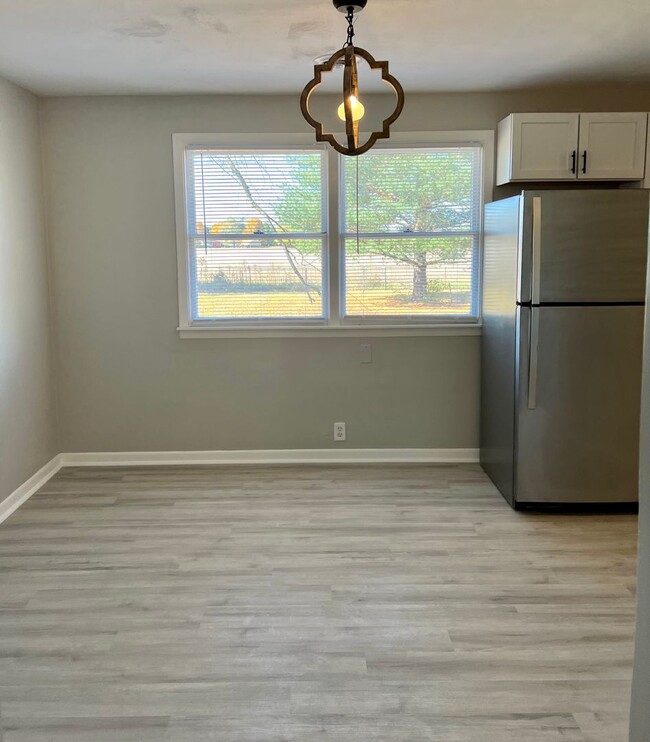 Building Photo - Newly renovated 3-Bedroom North Side Home ...