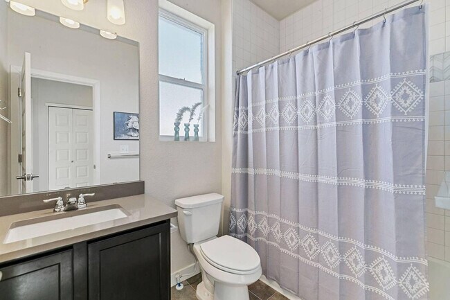 Building Photo - 6801 Warren Dr