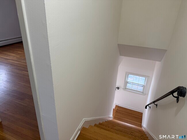 Building Photo - 4 Elmwood St