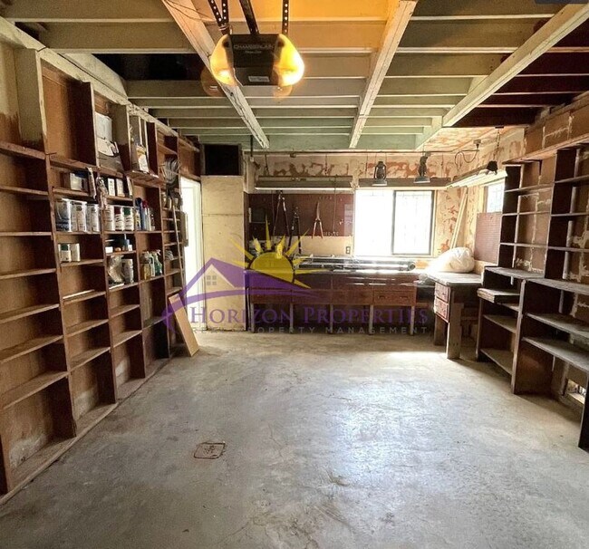 Building Photo - RRO 4119 1/2 55th St