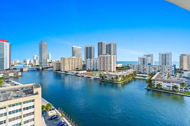 Building Photo - 121 Golden Isles Dr