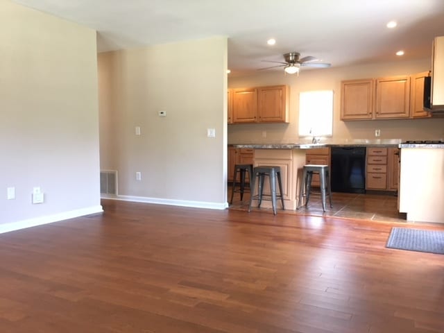 Building Photo - 1560 Whittier Ave