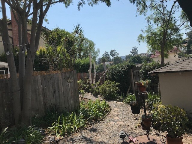 Building Photo - 3353 Primera Ave