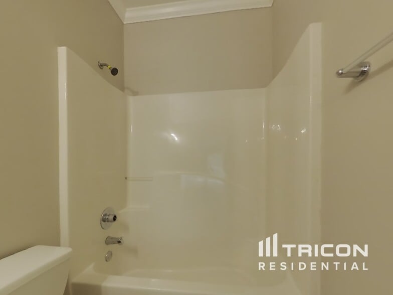 Building Photo - 3698 Autumn View Dr