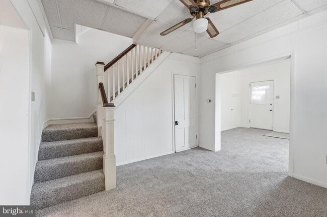 Building Photo - 815 N Maple Ave