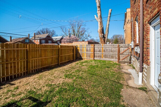 Building Photo - TGS Upstairs Lounge