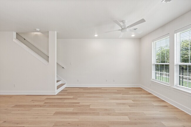 Building Photo - 5811 S 31st St