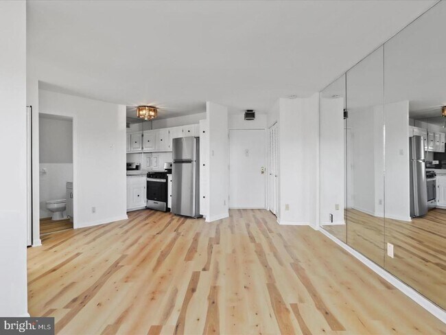 Building Photo - 5340 Holmes Run Pkwy