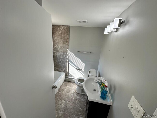 Building Photo - 31136 W 10 Mile Rd
