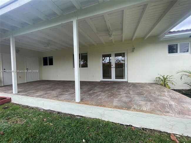 Building Photo - 10214 SW 8th Terrace