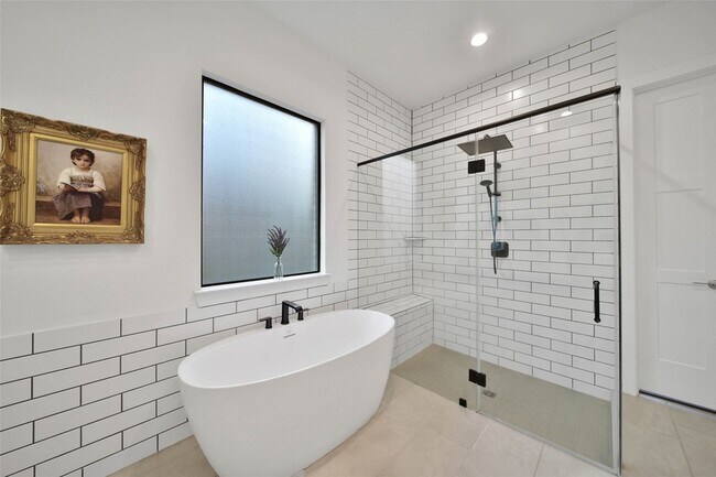 Building Photo - 1015 Oak Briar Ln